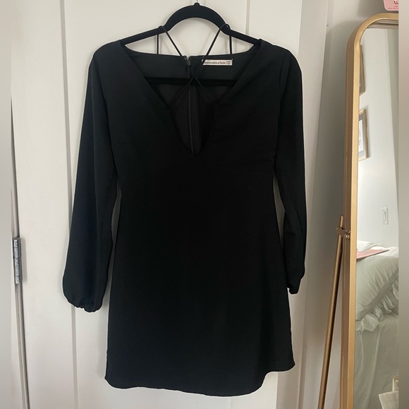 Abercrombie & Fitch Long-Sleeve Strappy Halter Mini Dress Black 60s Mod - Picture 3 of 4